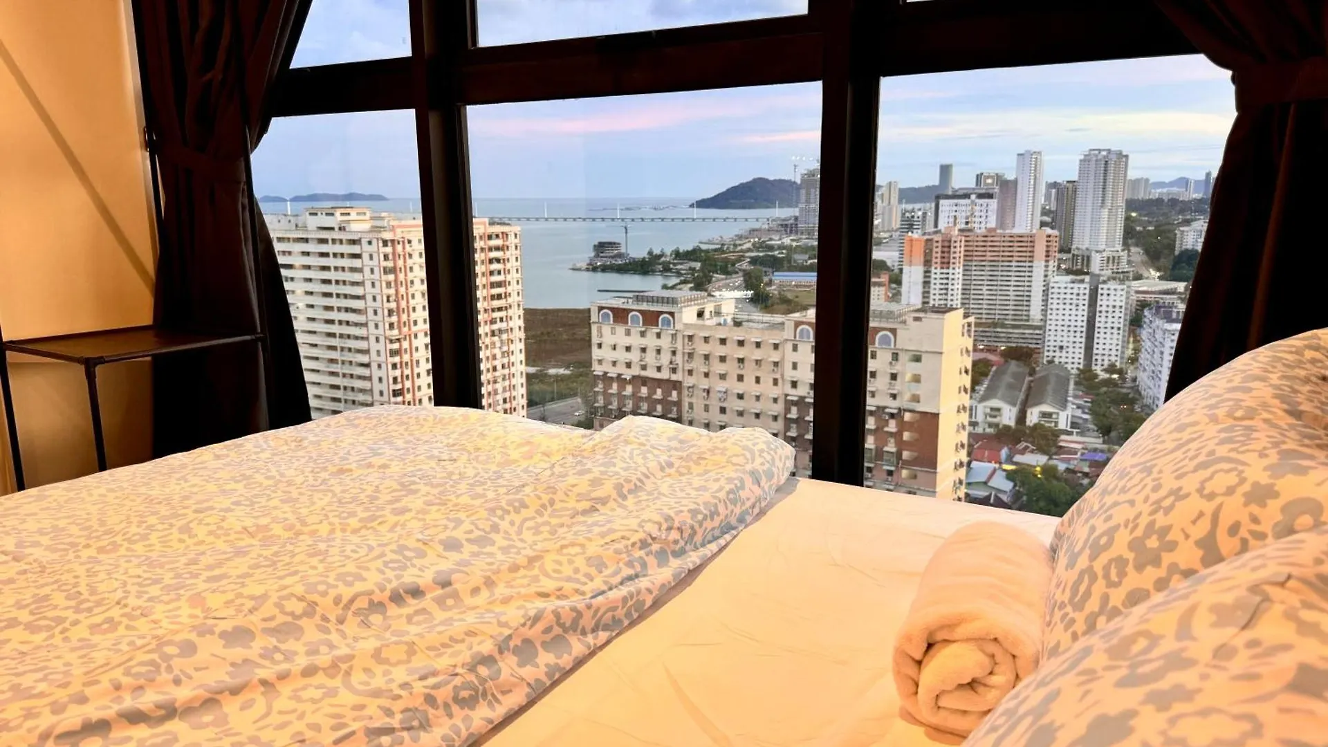 Large Familystay 3Br Stunning Sea & City-View, Georgetown Jelutong 0*,  Malaysia