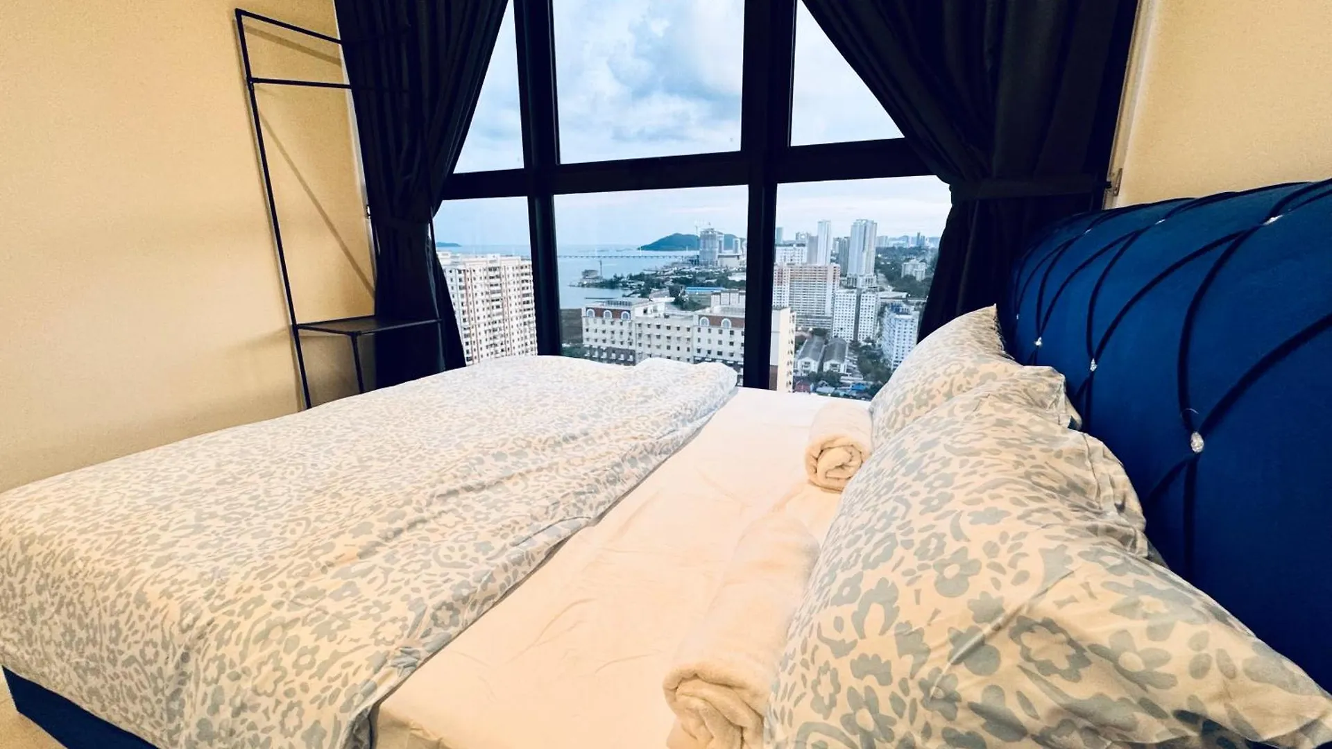 Large Familystay 3Br Stunning Sea & City-View, Georgetown Jelutong Apartment