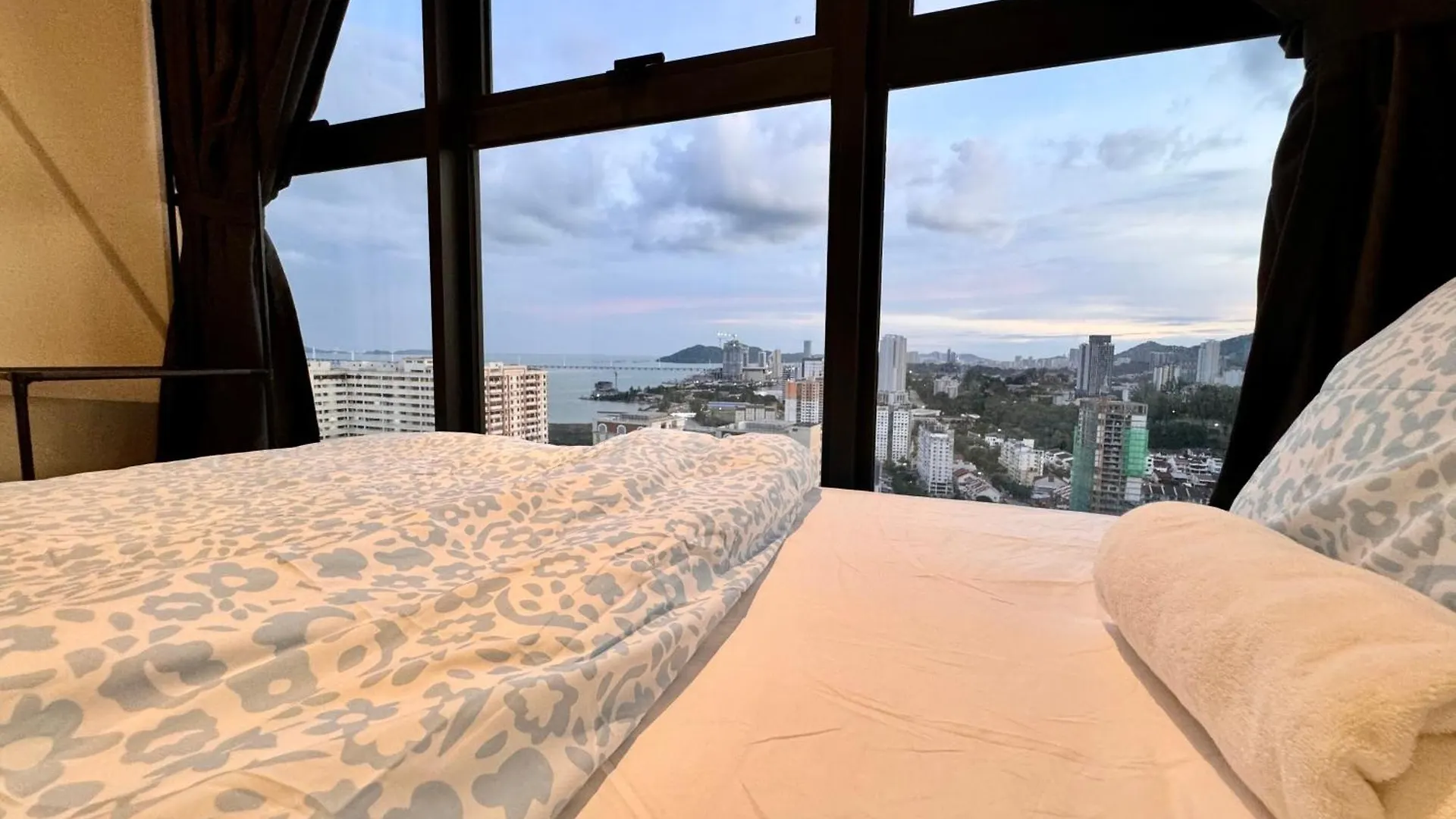 Apartment Large Familystay 3Br Stunning Sea & City-View, Georgetown Jelutong Malaysia